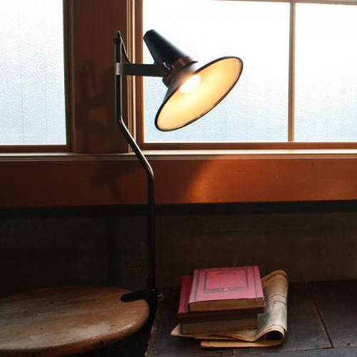 リラックスシーンを照らす灯り [Studio D] テーブルランプ | Interior 